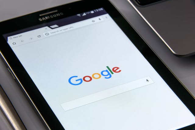 Traveler using a smartphone travel app to plan a trip